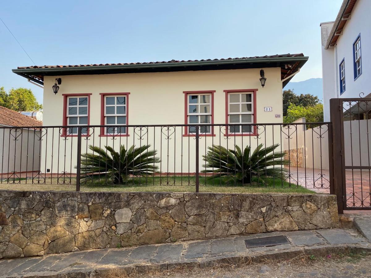 Vila Casa No Centro Historico De Catas Altas Exteriér fotografie